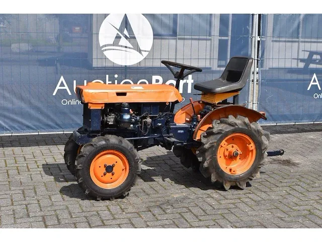 Minitractor kubota b6000 diesel 11pk (marge) - afbeelding 1 van  1