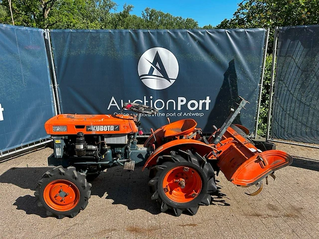 Minitractor kubota b6000 diesel met grondfrees - afbeelding 1 van  1