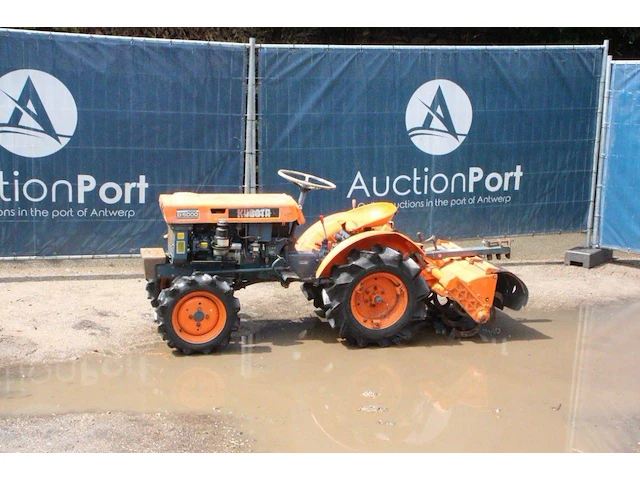 Minitractor kubota b6000 - afbeelding 1 van  1