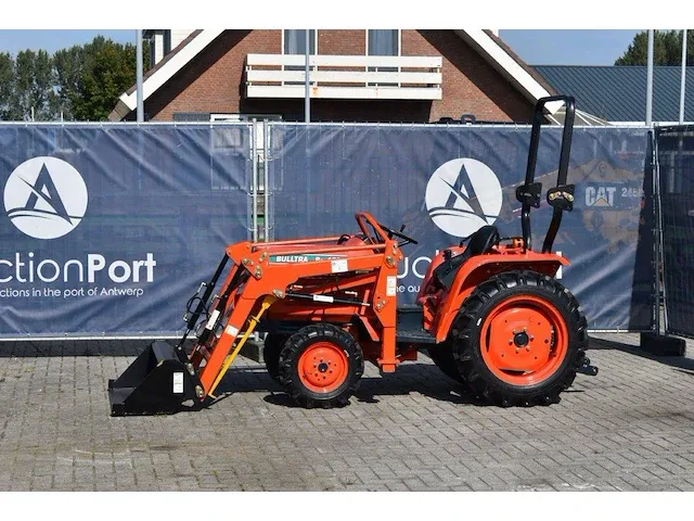 Minitractor kubota bulltra b1-17d diesel met voorlader refit - afbeelding 1 van  1