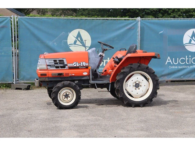 Minitractor kubota gl19 diesel 19pk - afbeelding 1 van  1