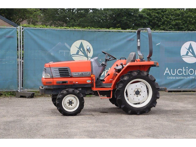 Minitractor kubota gl240 diesel 24pk - afbeelding 1 van  1