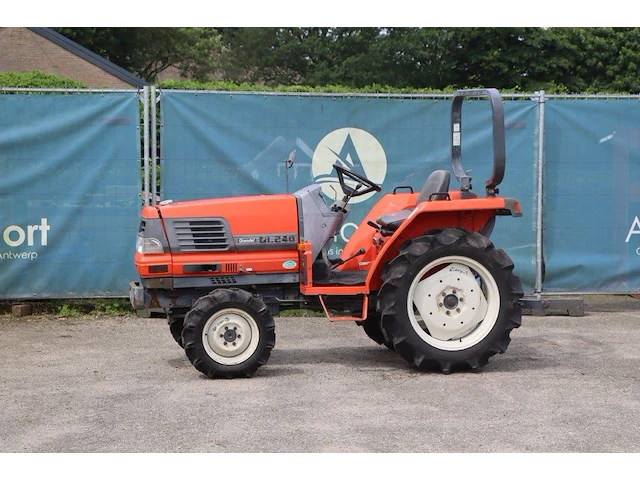 Minitractor kubota gl240 diesel 24pk - afbeelding 1 van  1