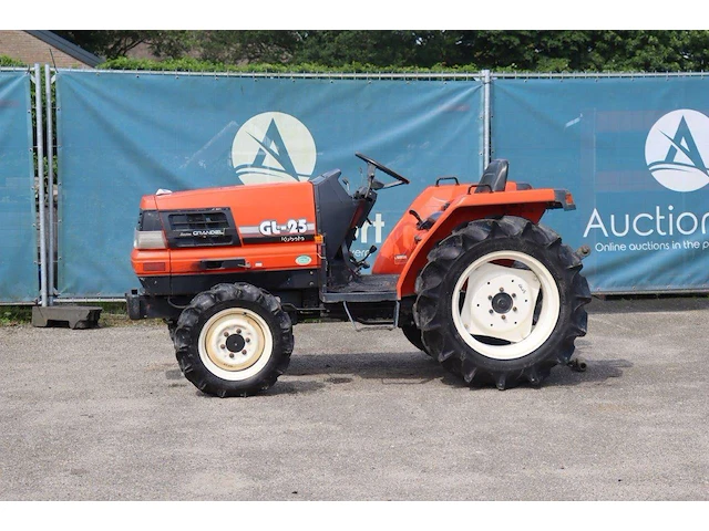 Minitractor kubota gl25 diesel 24.7pk - afbeelding 1 van  1