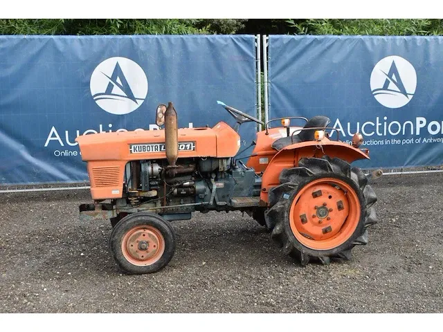 Minitractor kubota l2201 diesel - afbeelding 1 van  1