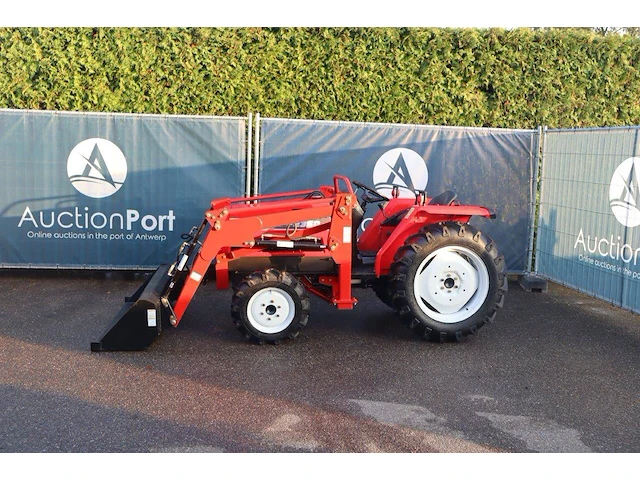 Minitractor yanmar f235d diesel refit met voorlader - afbeelding 1 van  1
