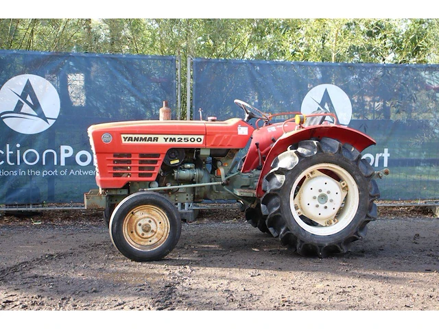 Minitractor yanmar ym2500 diesel 25pk - afbeelding 1 van  1