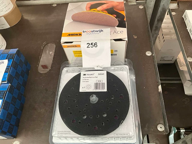 Mirka + 3m hoolkit. afbranet ace p240 + hoolkit 50541. schuurschijven + kleefsteun schijven. - afbeelding 1 van  3