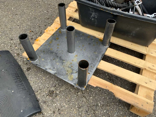 Mistery box rek kettle bell 3x krachtstation - afbeelding 3 van  5