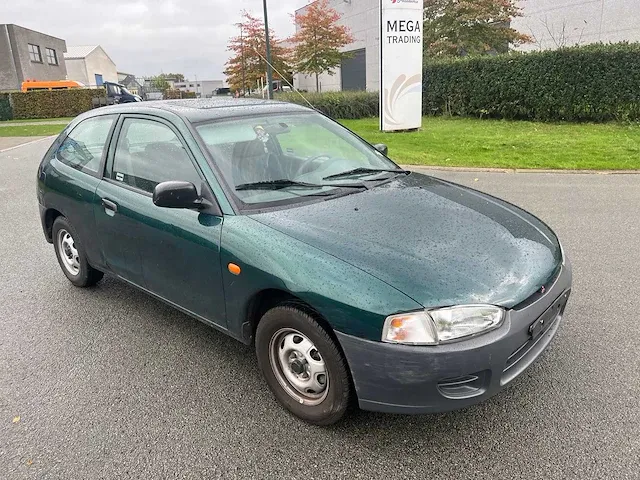 Mitsubischi colt - afbeelding 15 van  18