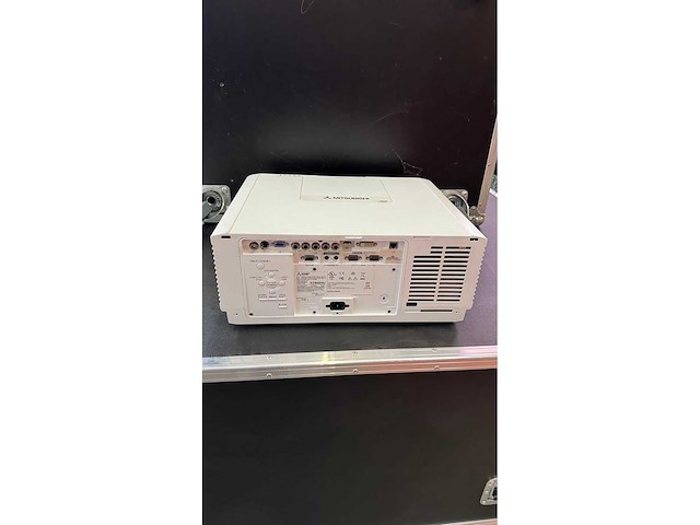 Mitsubishi - - projector xd8600u incl lens - video - afbeelding 2 van  2