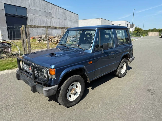 Mitsubishi - 1989 - 4x4 - jeep - personenauto - afbeelding 12 van  23