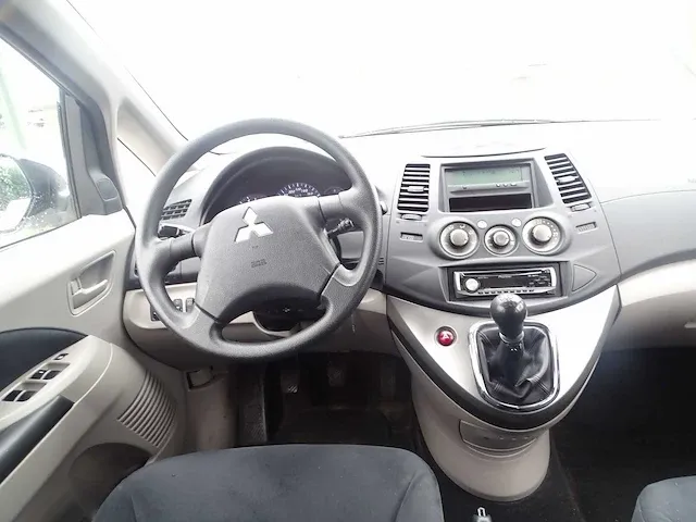 Mitsubishi - grandis - personenauto - afbeelding 7 van  23