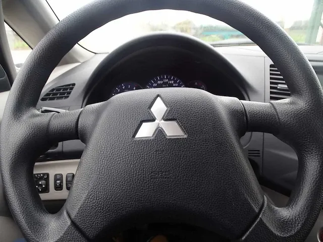 Mitsubishi - grandis - personenauto - afbeelding 8 van  23