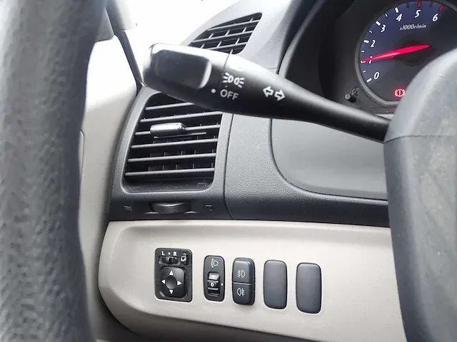 Mitsubishi - grandis - personenauto - afbeelding 11 van  23
