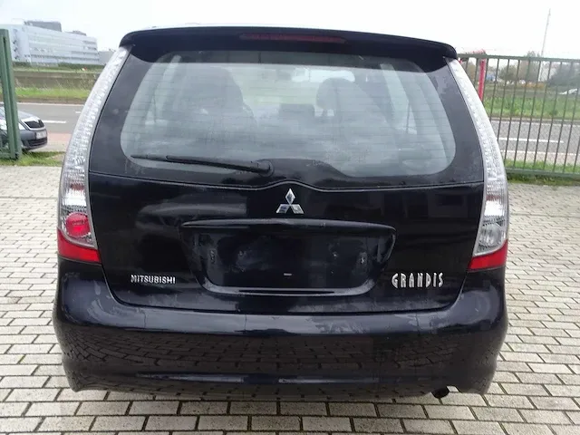 Mitsubishi - grandis - personenauto - afbeelding 19 van  23