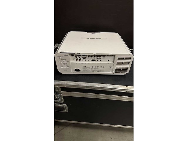 Mitsubishi - projector xl7100u damaged incl lens - video - afbeelding 3 van  5