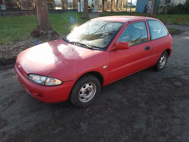 Mitsubishi colt - 1996 - afbeelding 1 van  18