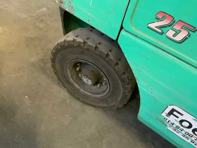 Mitsubishi fd 25n vorkheftruck - afbeelding 10 van  11