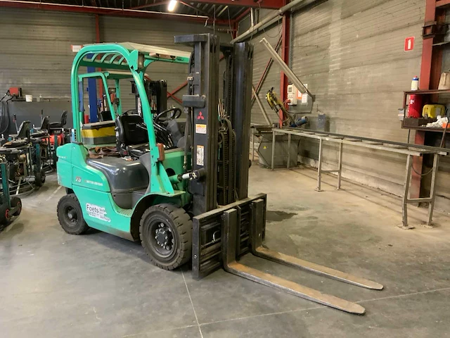 Mitsubishi fd 25n vorkheftruck - afbeelding 1 van  11