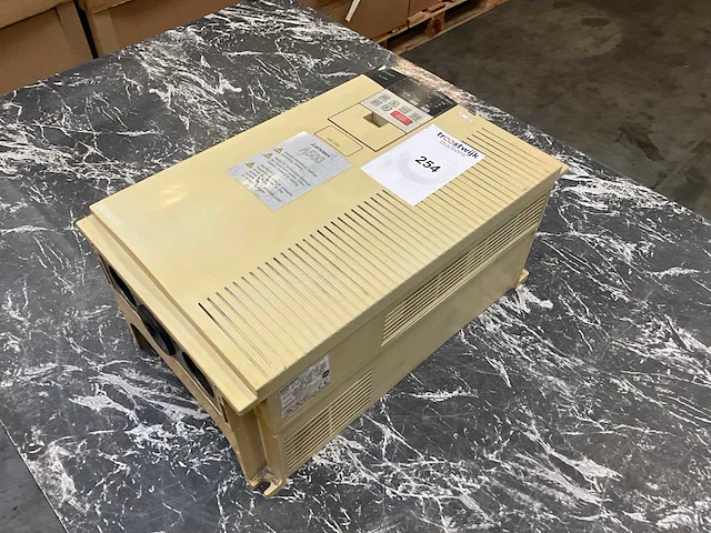 Mitsubishi fr-a540-15k-ec frequentieregelaar - afbeelding 1 van  5