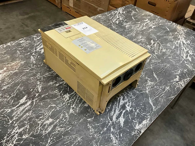 Mitsubishi fr-a540-15k-ec frequentieregelaar - afbeelding 3 van  5