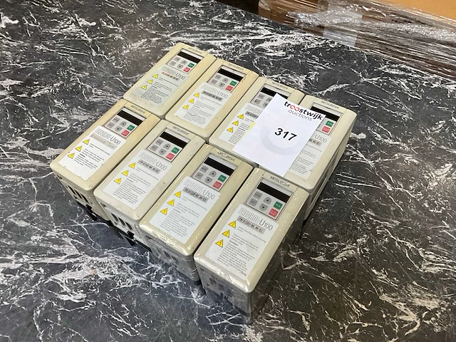 Mitsubishi fr-u120s-no. 4k-ec frequentieregelaar (8x) - afbeelding 1 van  9