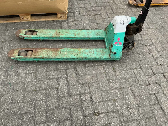 Mitsubishi hand hydraulische palletwagen - afbeelding 2 van  3