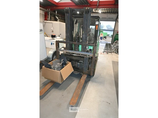 Mitsubishi heftruck - afbeelding 1 van  9