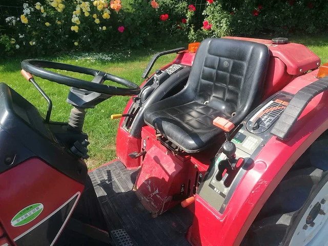 Mitsubishi mt205 vierwielaangedreven minitractor - afbeelding 5 van  9