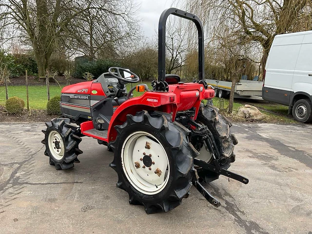 Mitsubishi mt241 minitractor - afbeelding 11 van  17