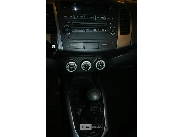 Mitsubishi outlander stationwagen (break) - afbeelding 22 van  24