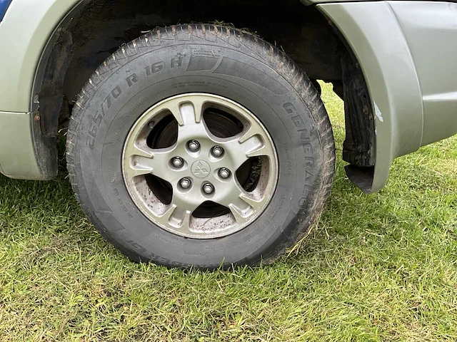 Mitsubishi pajero 3.2 di gls p.v. - 2001 - afbeelding 11 van  44