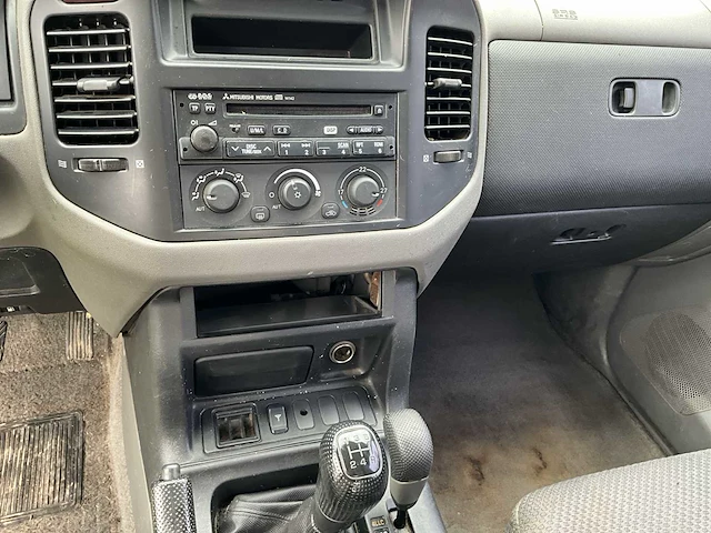 Mitsubishi pajero 3.2 di gls p.v. - 2001 - afbeelding 26 van  44