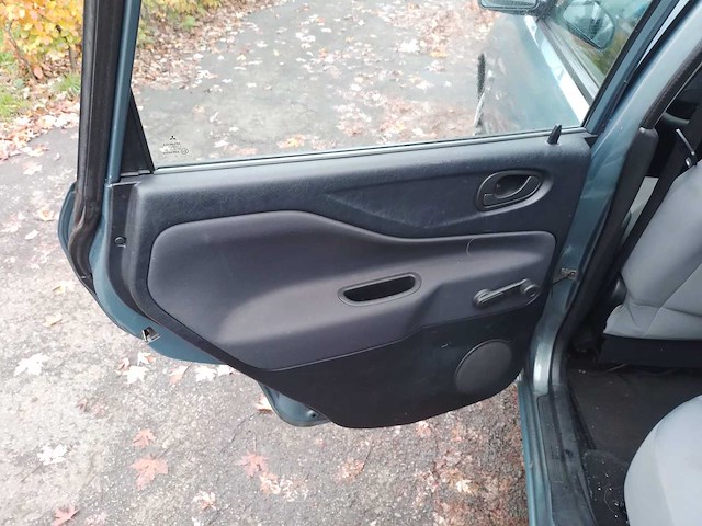 Mitsubishi spacestar - 2003 - afbeelding 4 van  22