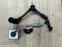 Mitutoyo micrometer en universele stand - afbeelding 1 van  4