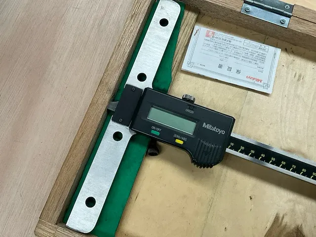 Mitutoyo vds-60dc diepteschuifmaat - afbeelding 2 van  4