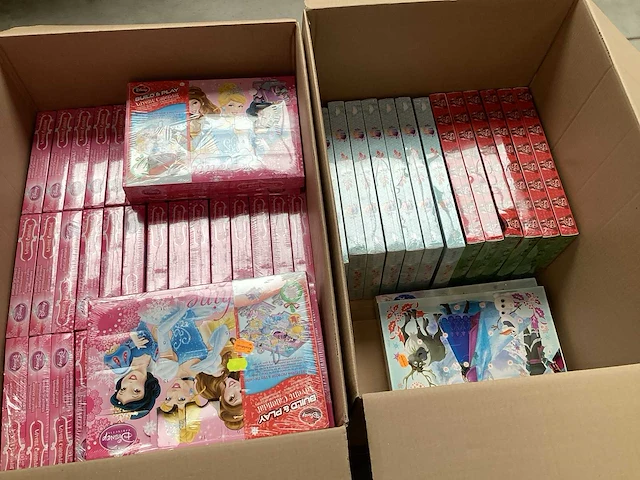 Mix kavel adventkalenders disney en star wars (68x) - afbeelding 1 van  4