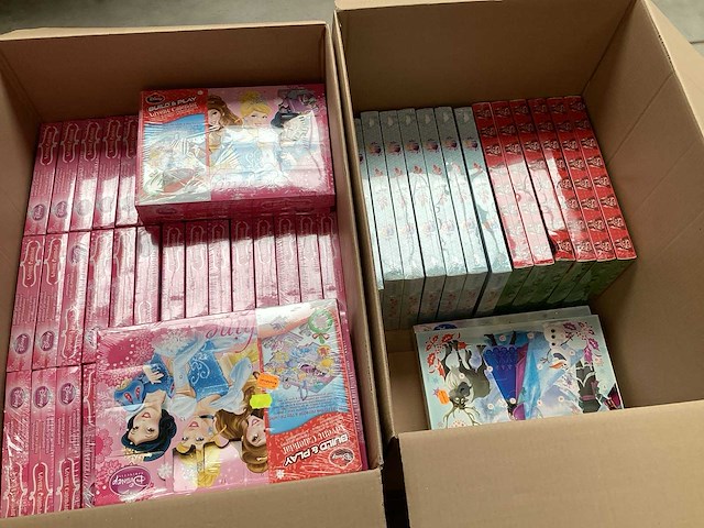 Mix kavel adventkalenders disney en star wars (68x) - afbeelding 1 van  4