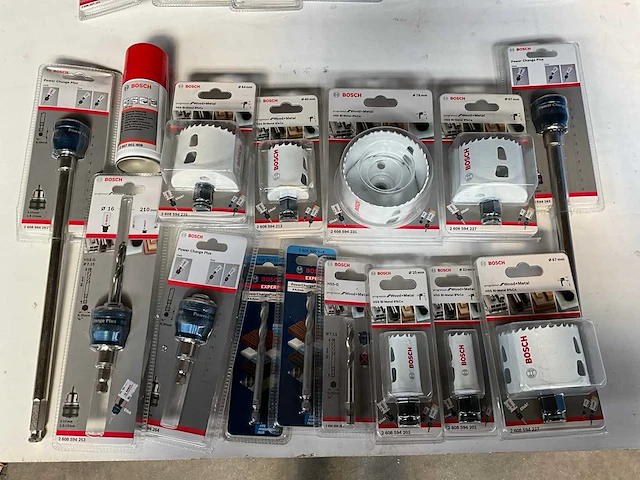 Mix kavel diverse bosch gereedschap accessoires - afbeelding 1 van  6