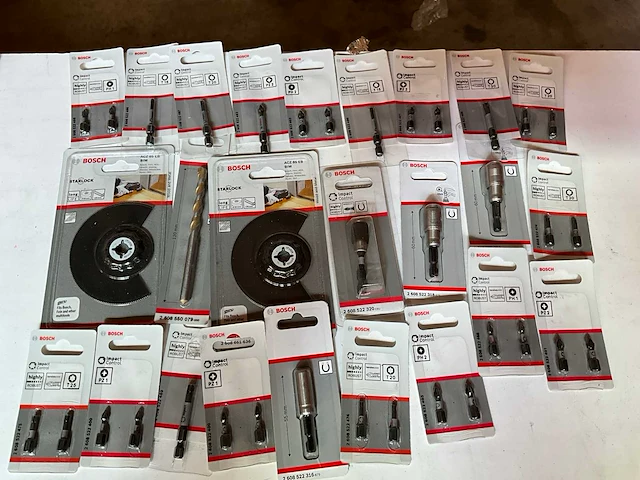 Mix kavel diverse bosch gereedschap accessoires - afbeelding 1 van  6