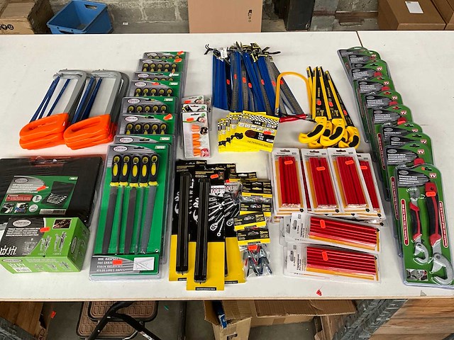 Mix kavel diverse handgereedschap en accessoires - afbeelding 1 van  11