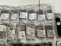 Mix kavel diverse hang- en sluitwerk van o.a. dulimex en axa - afbeelding 4 van  11