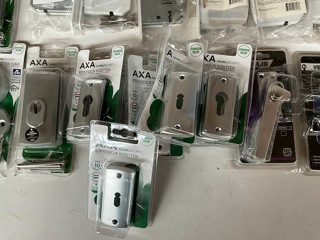 Mix kavel diverse hang- en sluitwerk van o.a. dulimex en axa - afbeelding 7 van  11