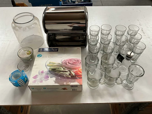 Mix kavel diverse keukengerei en glaswerk van o.a. het merk anchor - afbeelding 1 van  10