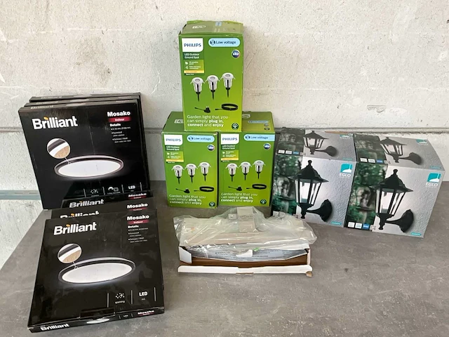 Mix kavel diverse merken binnen en buiten verlichting (15x) - afbeelding 1 van  10