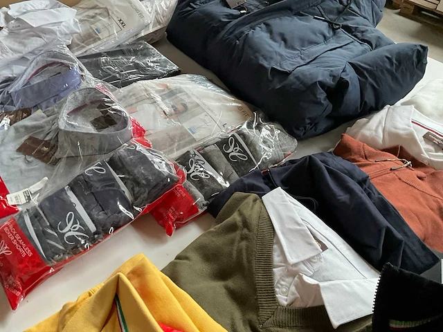 Mix kavel diverse merken en maten heren kleding - afbeelding 6 van  15