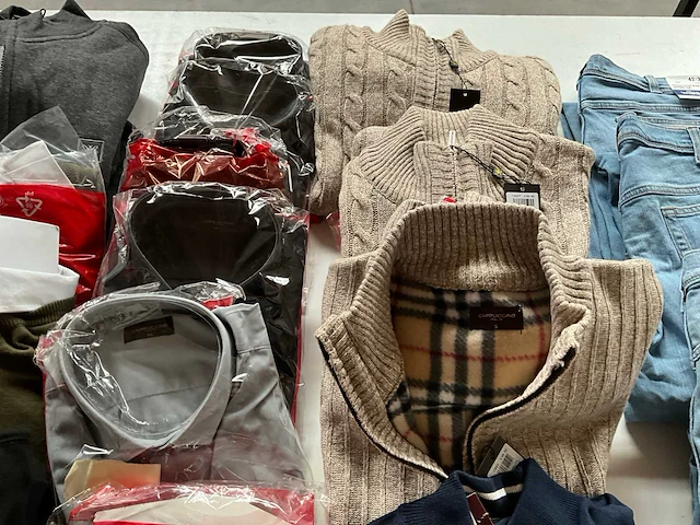 Mix kavel diverse merken en maten heren kleding - afbeelding 15 van  15