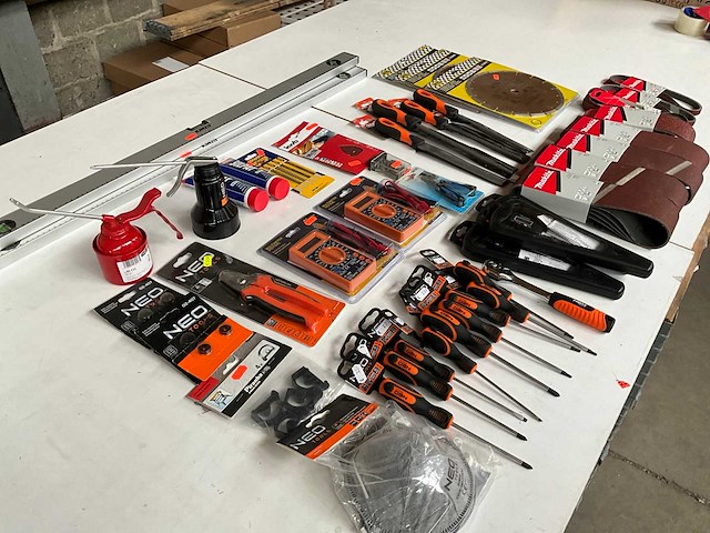 Mix kavel diverse merken handgereedschap & accessoires - afbeelding 10 van  10