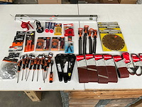 Mix kavel diverse merken handgereedschap & accessoires - afbeelding 1 van  10